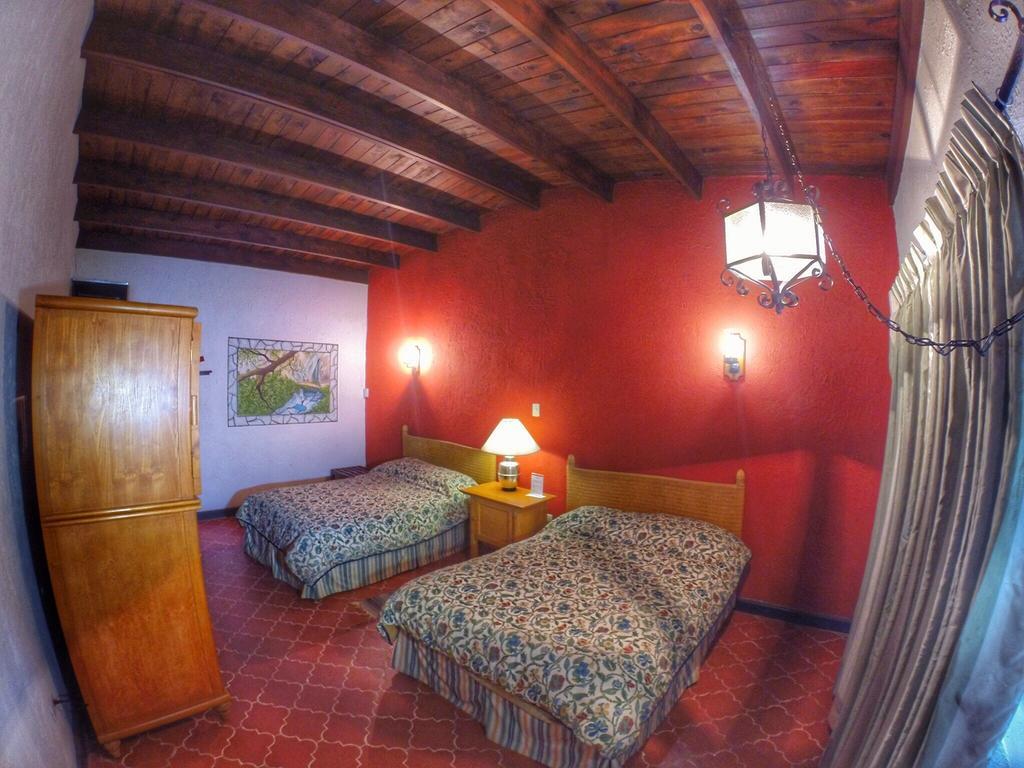 Hotel Parador Santa Cruz Creel Room photo